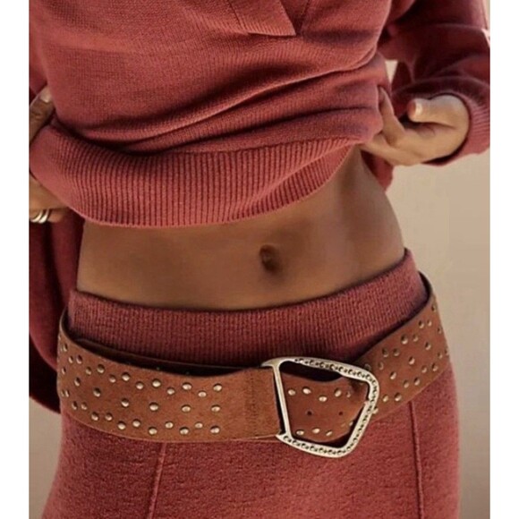 Free People Gemini Hip Belt Brown Leather Studded Size M/L NWT!!! - Picture 1 of 5